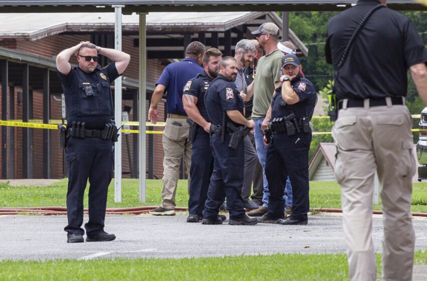  La policía dispara mortalmente a un “potencial intruso” en una escuela de Alabama