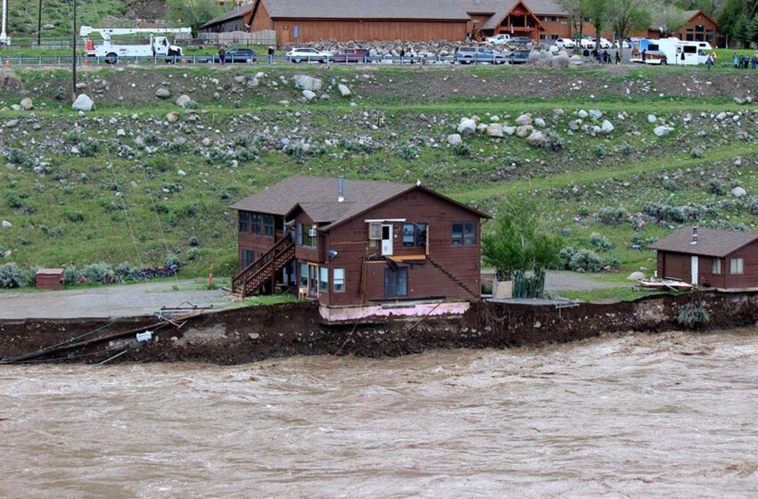  Las autoridades de Yellowstone evalúan los daños tras las históricas inundaciones