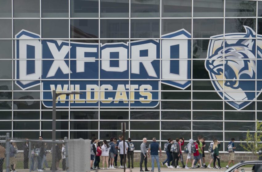  Los estudiantes demandan una revisión y cambios tras el tiroteo en el instituto de Oxford