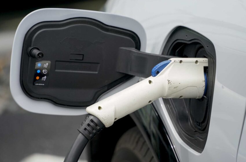  Los fabricantes de automóviles piden al Congreso que levante el tope fiscal de los vehículos eléctricos
