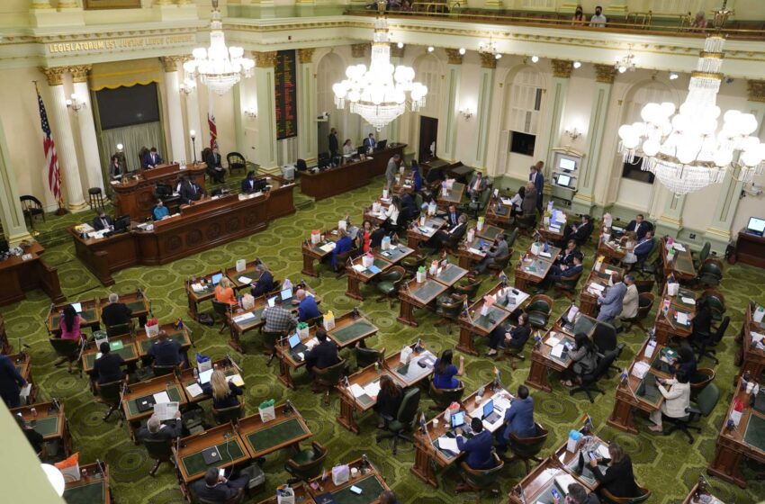  Los legisladores de California aprueban el presupuesto; la mayoría de los contribuyentes recibirán un reembolso