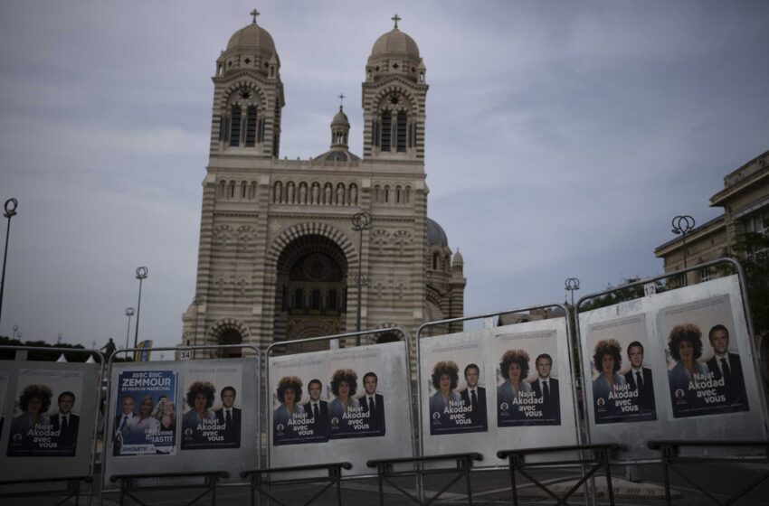  Los votantes franceses eligen a los parlamentarios, en una prueba para Macron