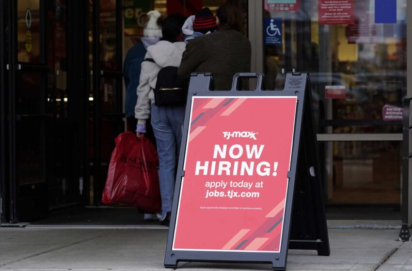  Menos estadounidenses solicitan la ayuda por desempleo