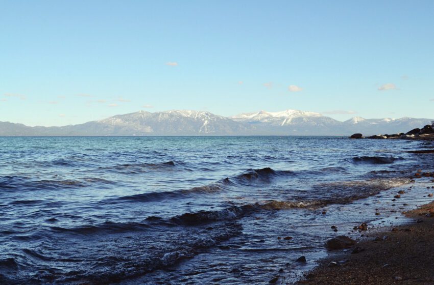  Un hombre de la zona de la bahía muere al parecer en el lago Tahoe tras caerse del tubo