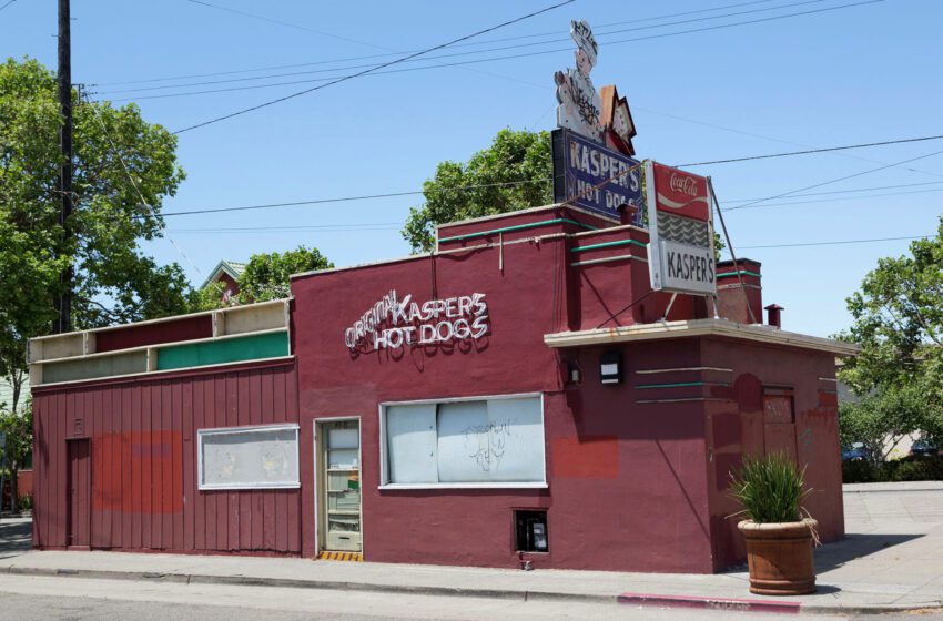  El Kasper’s Hot Dog original de Oakland reabre con un nuevo dueño, nombre casi 20 años después