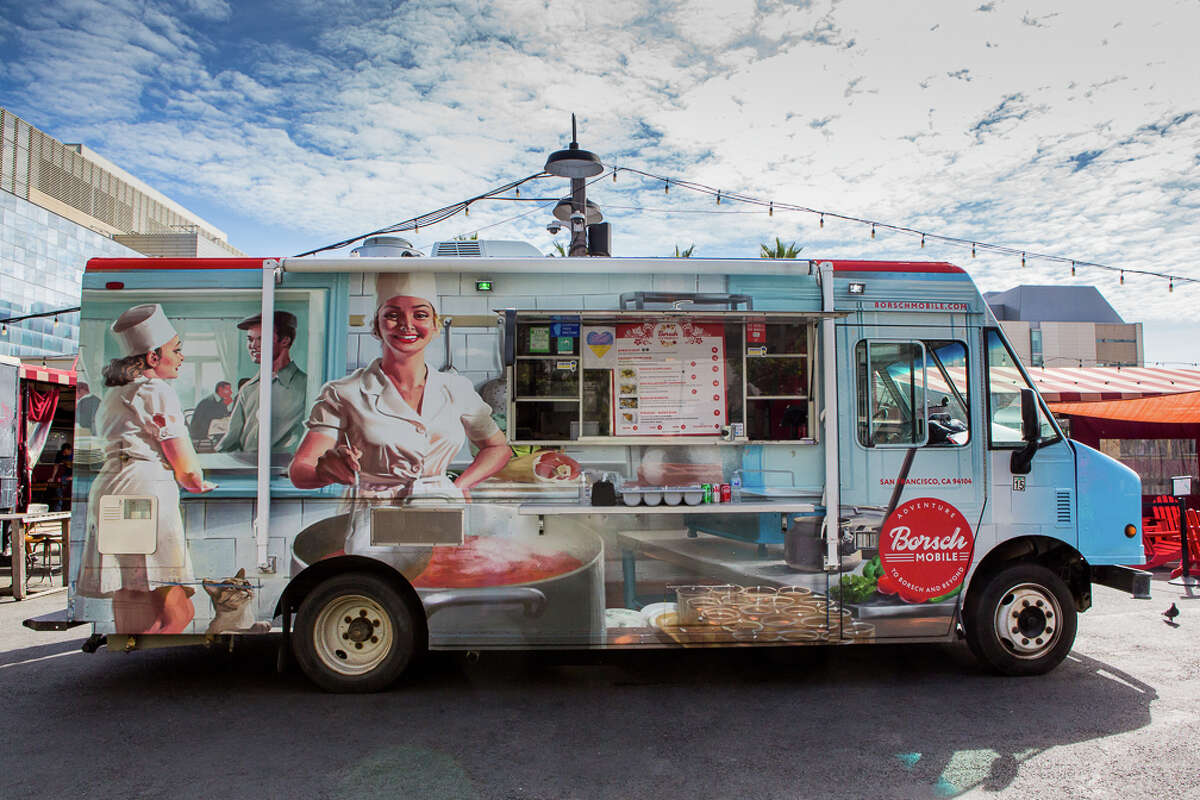 Borscht Mobile es uno de los 29 vendedores de alimentos que aparecerán durante todo el verano en Presidio Tunnel Tops.