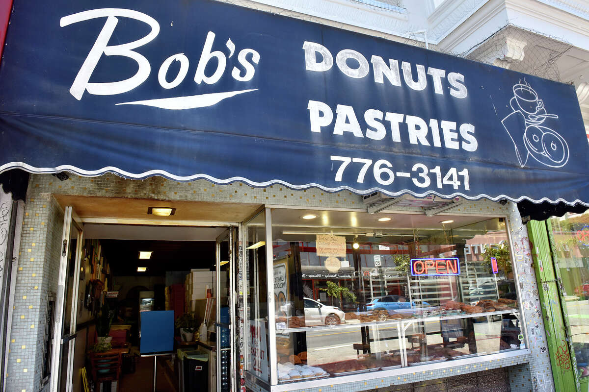 Desde la pandemia, Bob's Donuts en Polk Street ha sido solo para llevar. 