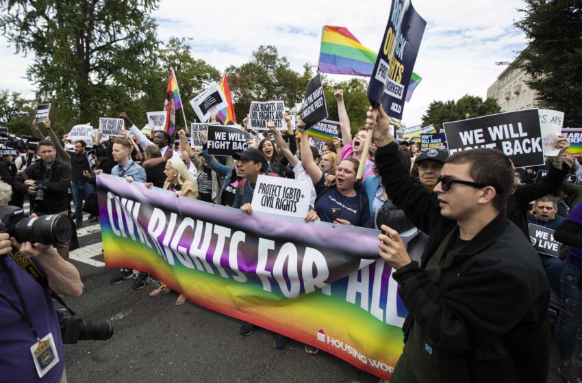  Las agencias de EE.UU. tienen prohibido temporalmente aplicar las directrices LGBTQ
