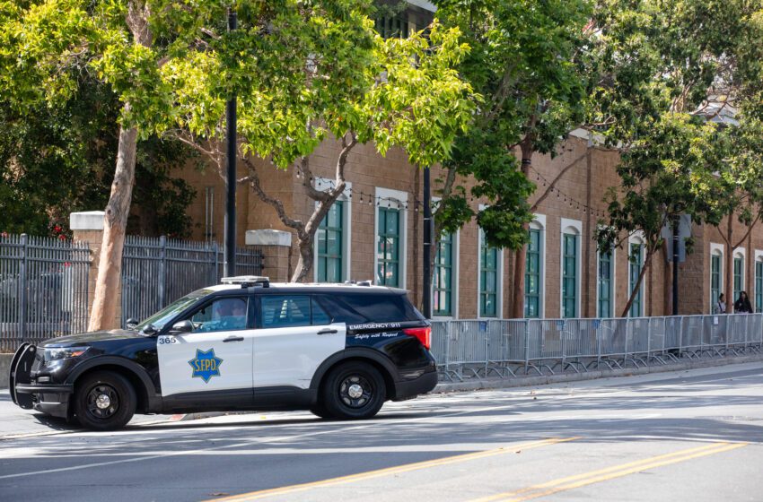  La extraña saga de las barricadas fuera de la estación de la misión del Departamento de Policía de San Francisco