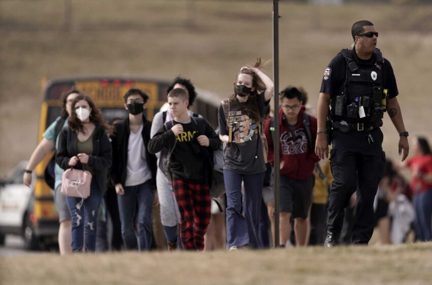  Fiscal: El tiroteo en la escuela secundaria de Kansas estaba justificado