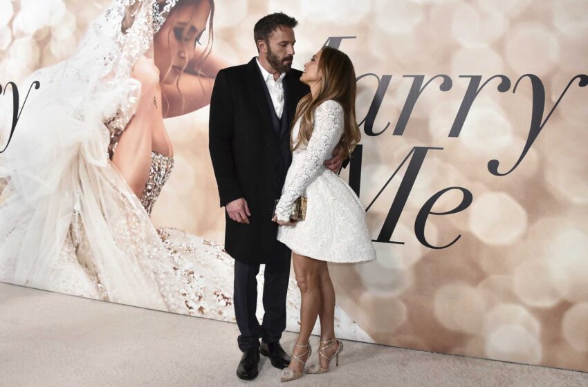 Jennifer López y Ben Affleck se casan en un autoservicio de Las Vegas