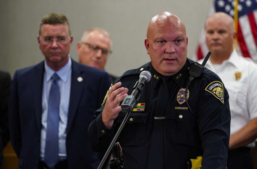  La policía elogia las acciones del hombre que mató al atacante del centro comercial de Indiana
