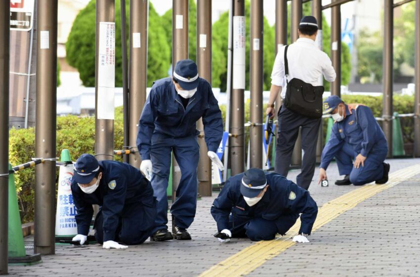  La policía japonesa encuentra marcas de bala cerca del lugar del asesinato de Abe