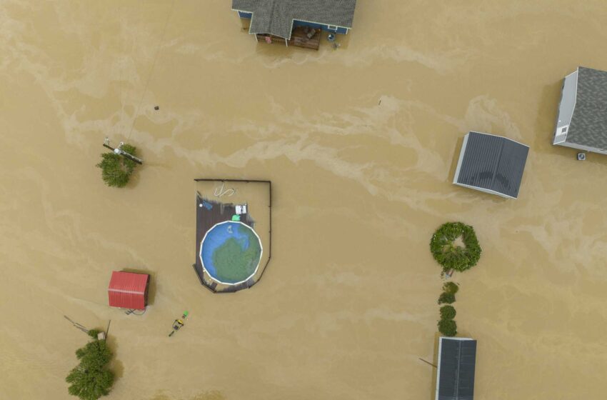  Las fuertes lluvias provocan inundaciones y cortes de electricidad en los Apalaches