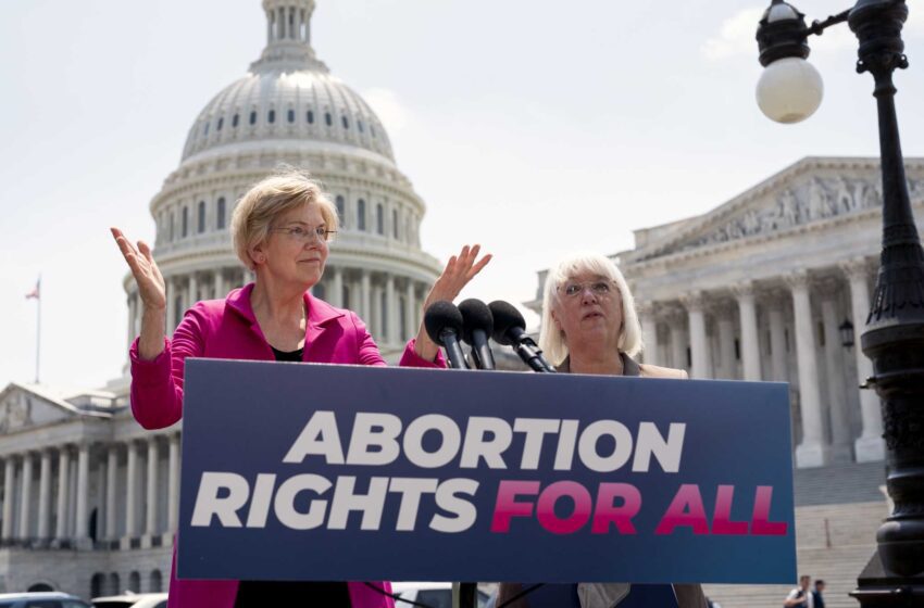  Los anuncios del DNC advierten a los votantes de que el GOP quiere prohibir el aborto en todo el país