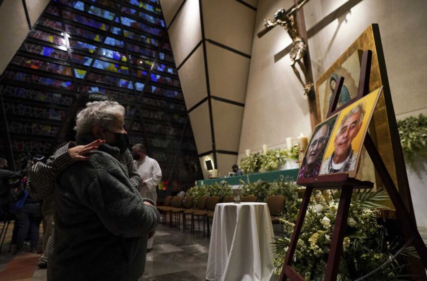  Los obispos mexicanos pondrán fotos de sacerdotes muertos en las iglesias