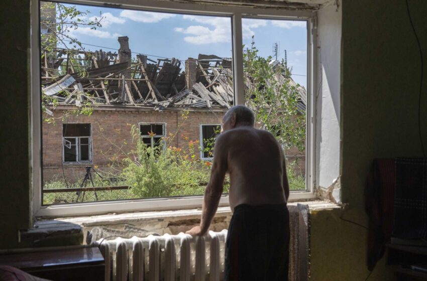  Los rusos presionan el asalto a la ciudad del este de Ucrania