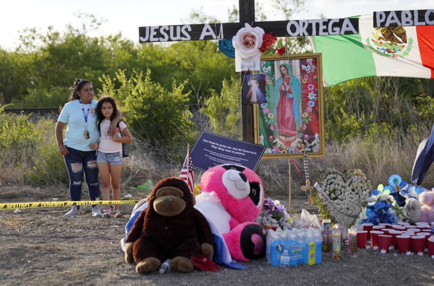  México devuelve 8 cuerpos de migrantes en la tragedia del camión de Texas