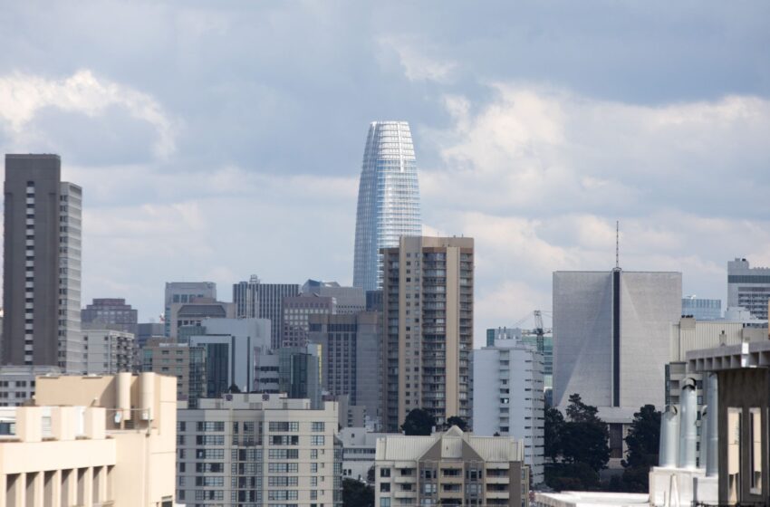  Salesforce pone a la venta casi la mitad del espacio de oficinas en su segunda torre en el centro de San Francisco