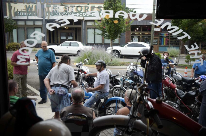  Se cierra el salón de té al que el club de motociclistas de época llamaba hogar