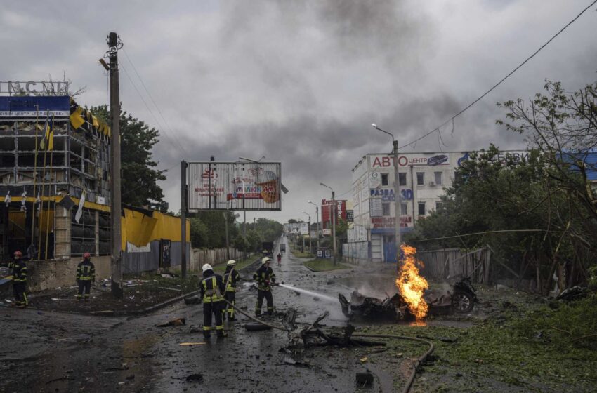  Un funcionario ucraniano dice que los ataques de Rusia son “terrorismo absoluto
