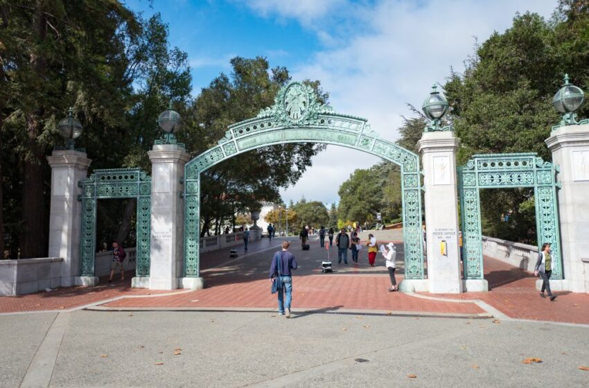 Un hombre se expone y se masturba frente a una fraternidad de la Universidad de Berkeley