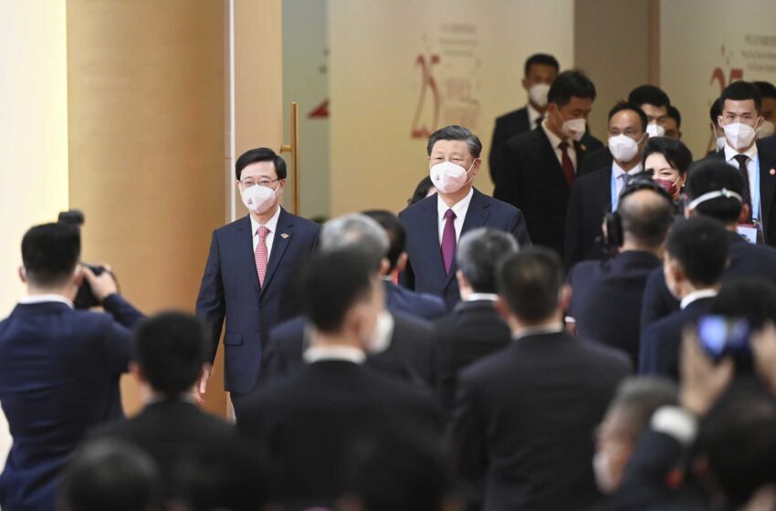  Xi de China jura el nuevo líder de Hong Kong John Lee