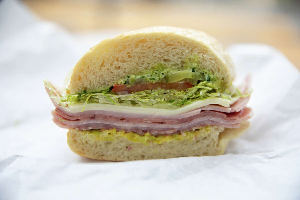 El sándwich combinado italiano es el sándwich exclusivo de Freddie's Sandwiches en el vecindario de North Beach en San Francisco.