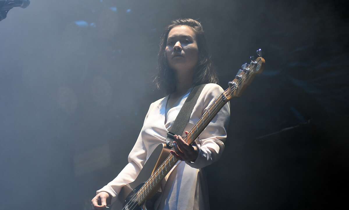 Foto de archivo de Mitski en el Mohegan Sun Arena en Uncasville, Connecticut.