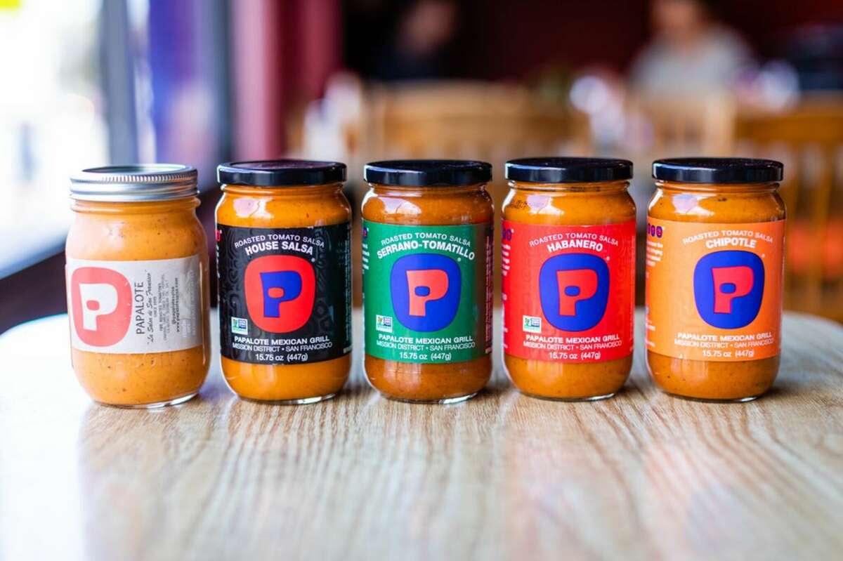 Algunas de las diferentes salsas Papalote disponibles en los supermercados del Área de la Bahía.