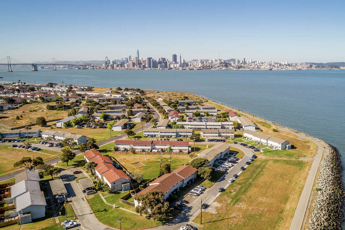 Una foto aérea del lado oeste de Treasure Island.