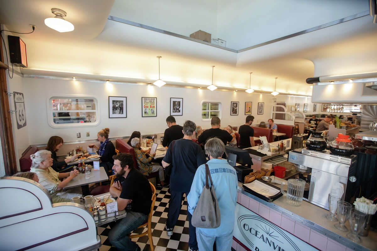 El interior del Oceanview Diner en Berkeley, California, el 9 de agosto de 2022.