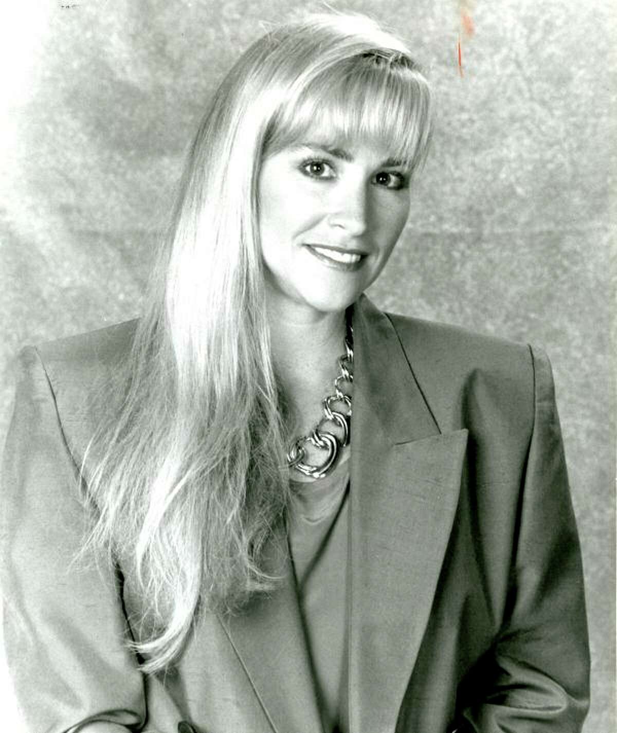 Esta foto es de 1990, al principio de la carrera de Leslie Griffith en KTVU, cuando era presentadora de fin de semana. Más tarde se hizo cargo del espacio de noticias de las 10 p.m. co-presentando con Dennis Richmond.