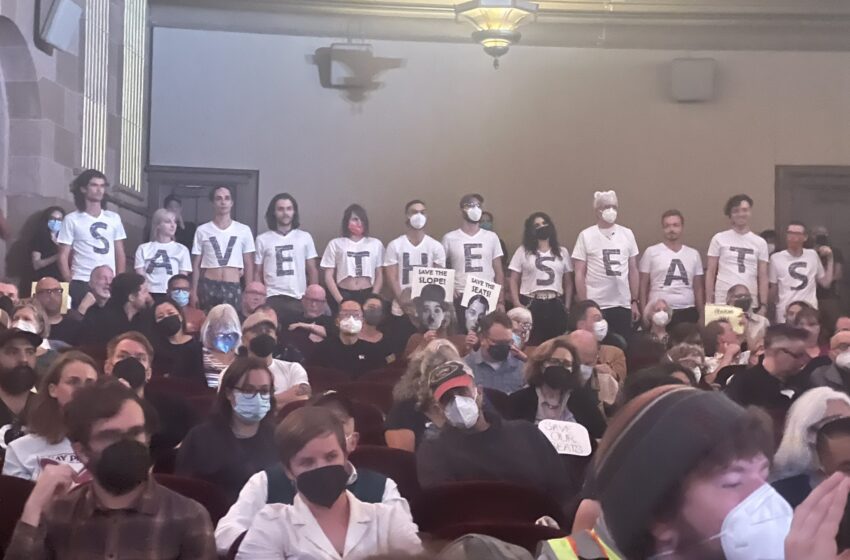  Cientos luchan por el futuro del Teatro Castro de San Francisco en una reunión comunitaria