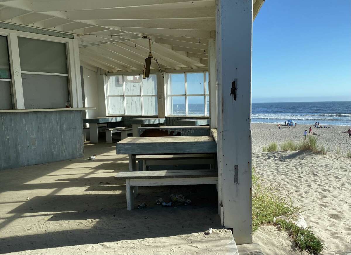 The Siren Canteen ofrece a los amantes de la playa cenas al aire libre.