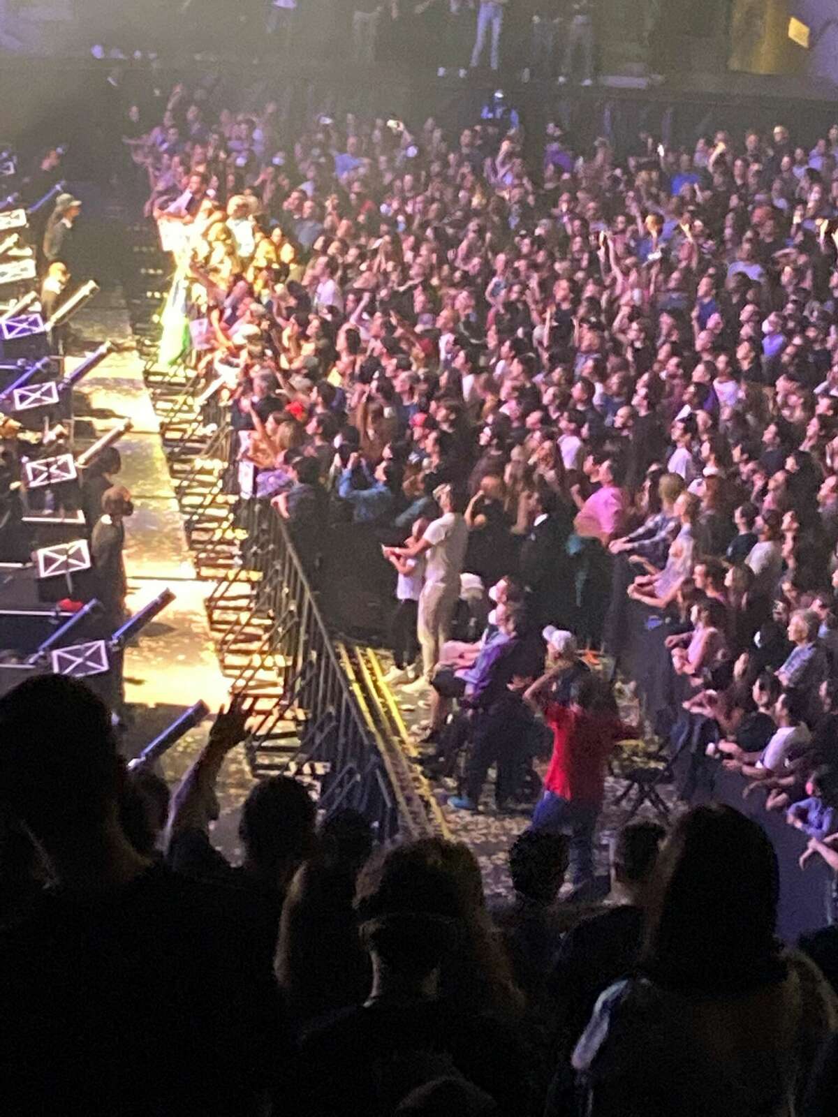 Parece que parte del foso estaba disponible para reserva en el concierto de The Killers en el Chase Center en San Francisco el 23 de agosto de 2022. 