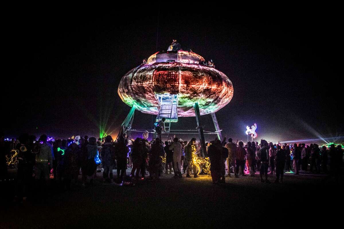 Una de las obras de arte en Burning Man 2019, el festival de arte al aire libre más grande de América del Norte, en el desierto Black Rock de Gerlach, Nevada.