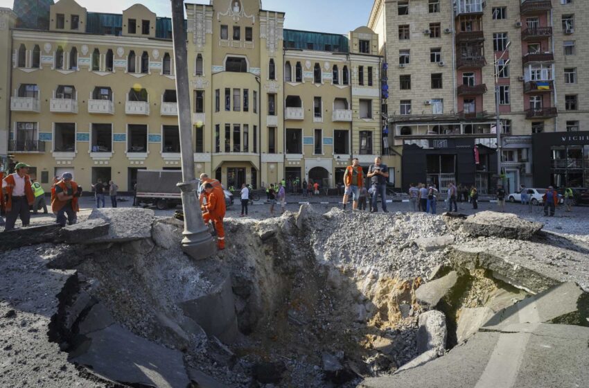  Ciudades cercanas a la central nuclear ucraniana bombardeadas