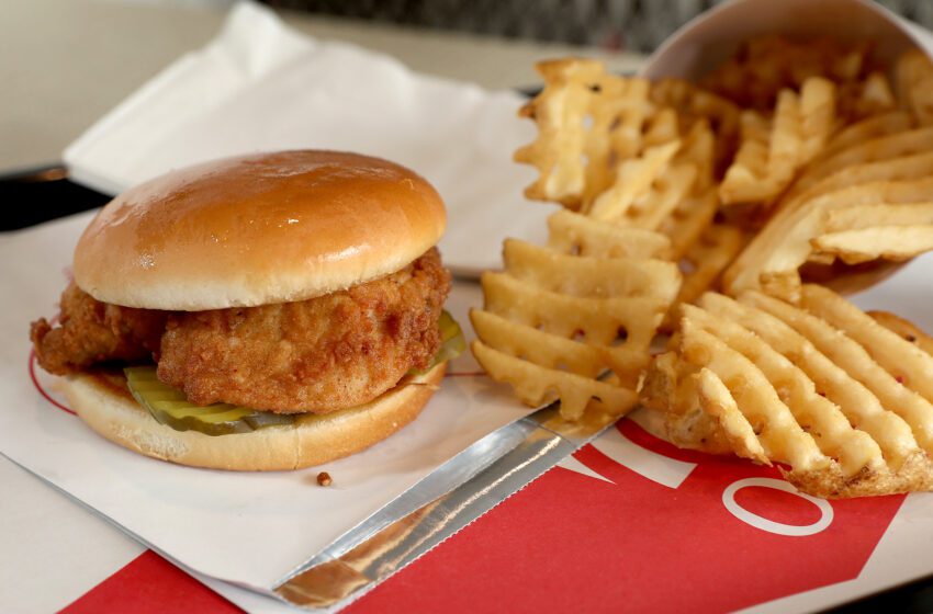  Controvertido restaurante de comida rápida abrirá su primera ubicación en Hawái