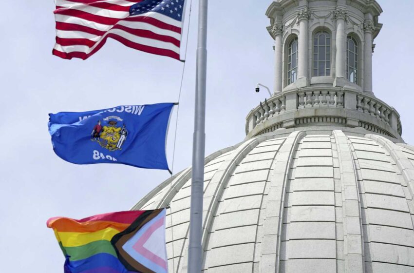  El consejo escolar de Wisconsin vota a favor de la prohibición de la bandera del orgullo