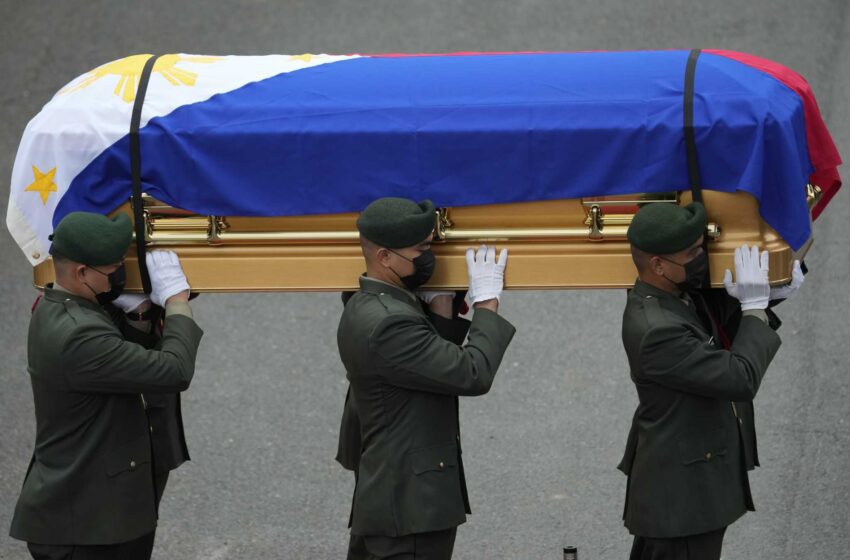  El ex líder filipino y defensor de la democracia Ramos es enterrado