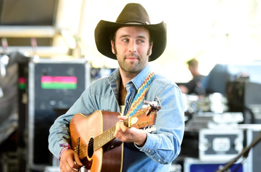  El músico de country Luke Bell es encontrado muerto más de una semana después de su desaparición