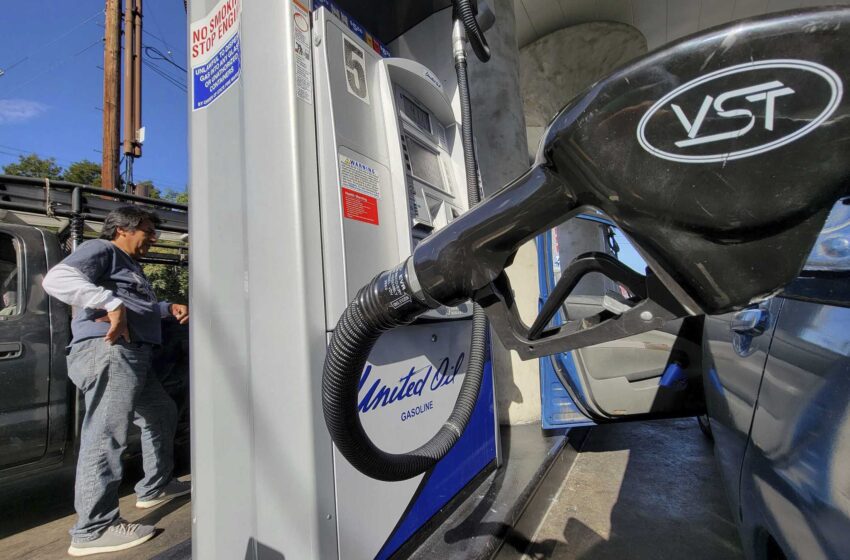  El precio medio de la gasolina en EE.UU. cae 45 centavos hasta los 4,10 dólares por galón