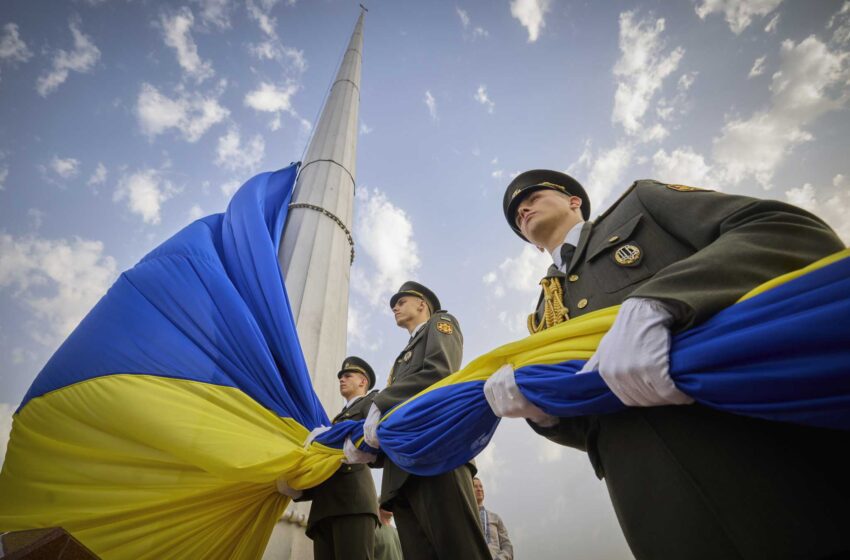  En vísperas de la fiesta nacional de Ucrania, se teme que Rusia se abalance sobre ella