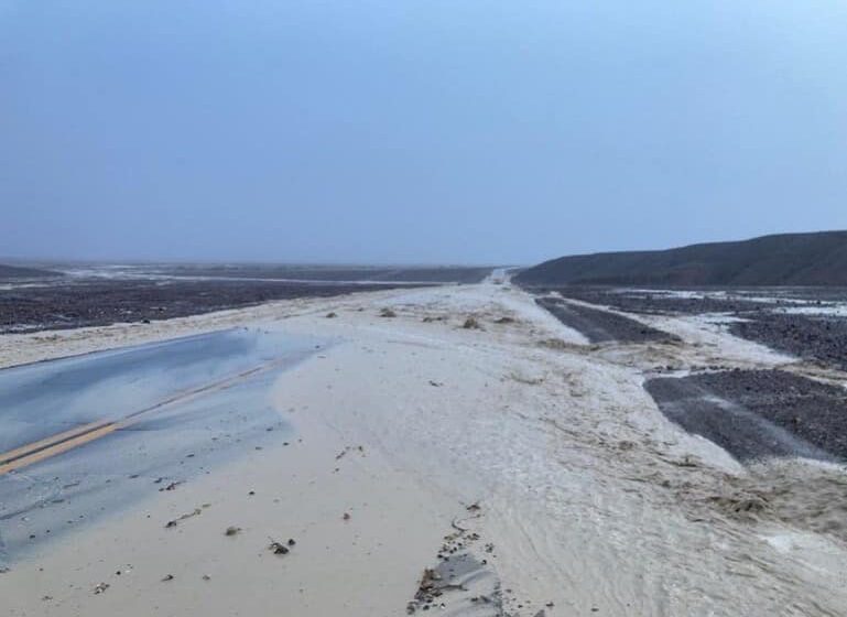  Inundaciones repentinas cierran el Parque Nacional del Valle de la Muerte, dejando varadas a 1.000 personas
