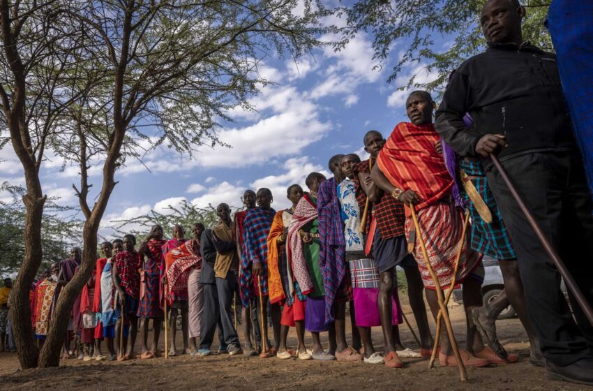  Kenia en unas reñidas elecciones presidenciales entre oraciones por la paz