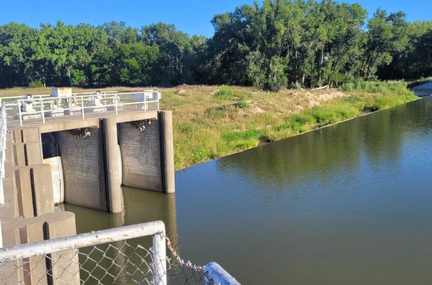  Las autoridades de Nebraska desconcertadas por el misterio de la desaparición del agua del canal