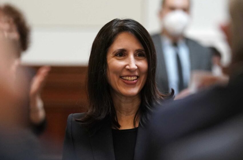  Newsom elige a la primera presidenta del Tribunal Supremo del estado que es latina