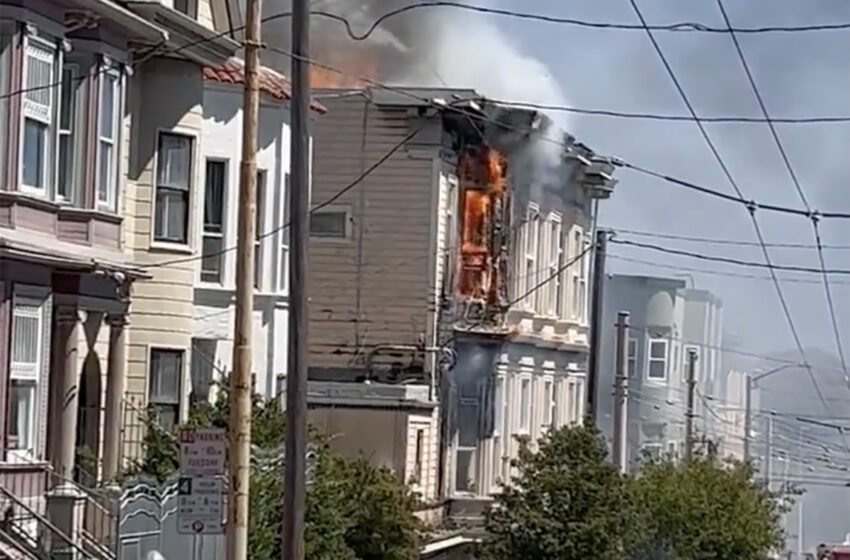  Se reporta un ‘fuerte incendio’ en el segundo y tercer piso de un edificio de SF, 100 bomberos responden