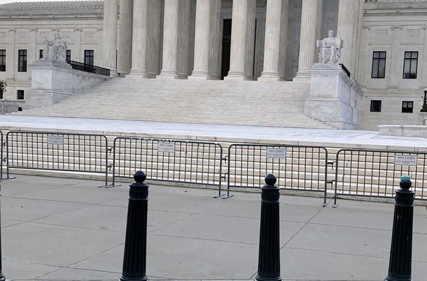  Se retira la valla del Tribunal Supremo, pero el edificio sigue cerrado